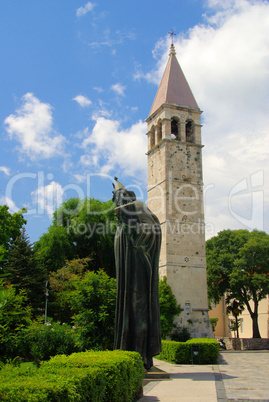 Grgur Ninski Statue 04