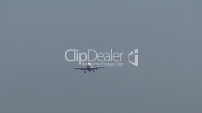 timelapse of descending airplanes