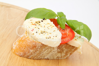 Brot mit Mozzarella