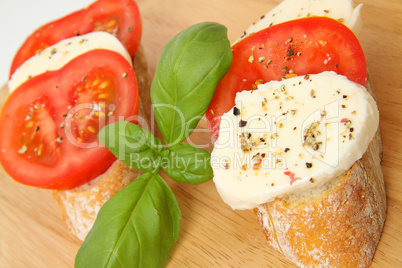 Brot mit Mozzarella