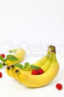 Bananen und Himbeeren