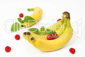 Bananen und Himbeeren