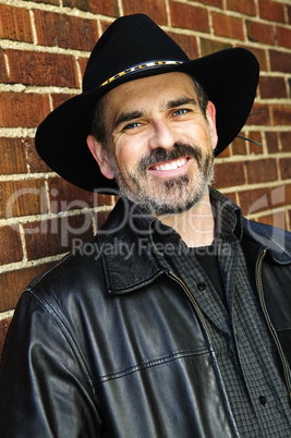 Bearded man in cowboy hat