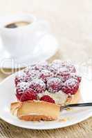 Raspberry tart with coffee