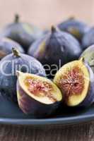 Plate of sliced figs