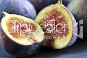 Plate of sliced figs