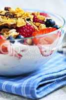 Yogurt with berries and granola