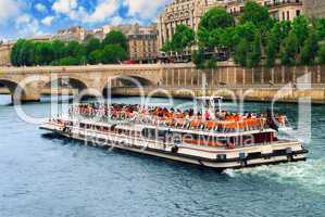 Boat tour on Seine