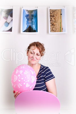 Frau mit Ballon