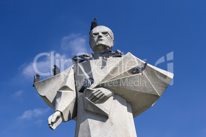 Porto's Bishop statue