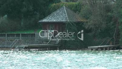 Kleines Haus am See