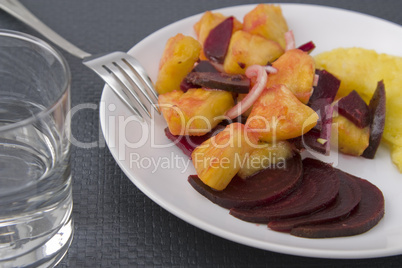 Rote Beete Ananas Salat - Beetroot Pineapple Salad