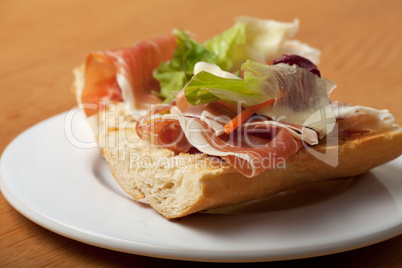 Schinkenbrot mit Salatbl?ern