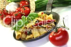 Tortiglione mit feurigen Chili und Zuccini