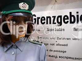 DDR Polizist am der Grenze