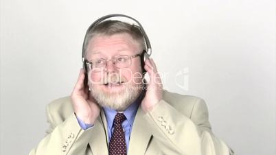 Geschäftsmann hört Musik