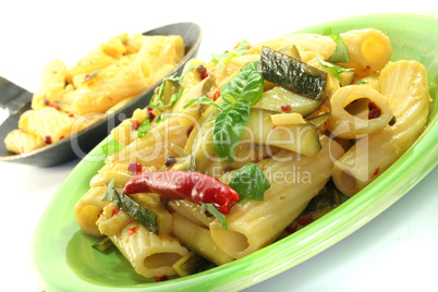 Tortiglione mit feurigen Chili und Zuccini