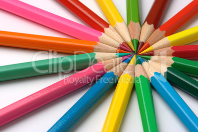 Colorful crayons arranged in circle