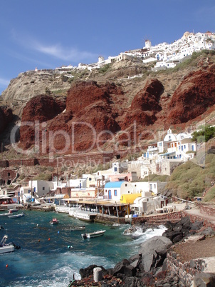 Steilküste auf Santorin