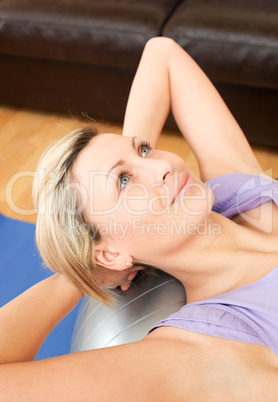 Portrait of a beautiful woman doing exercice