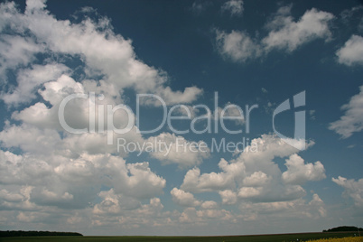 Wolkenhimmel und Horizont