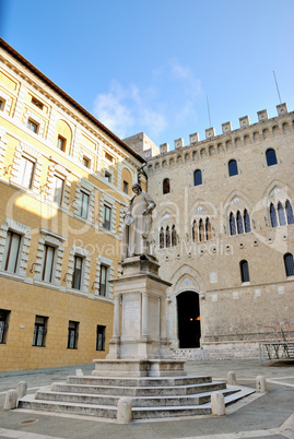 Piazza Salimbeni (Siena)