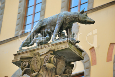 Monumento della Lupa (Siena)