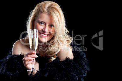 Frau mit einem Glas Champagner