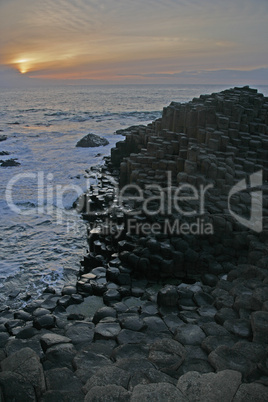 Sonnenuntergang am Giants Causeway