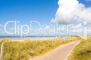 Idyllischer Tag an der Nordsee im Sommer