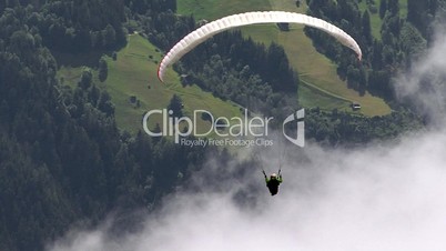 paraglider fly out of picture 01