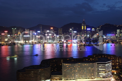 Skyline von Hongkong bei Nacht