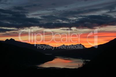 Sonnenuntergang am Fjord