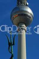 Fernsehturm Berlin mit Neptun Dreizack