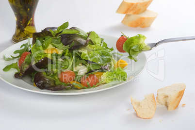 Salat auf Gabel