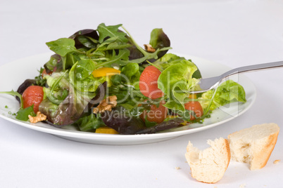 Salat mit Brot