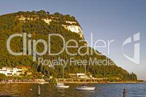 Garda, Blick von der Uferpromenade am Gardasee