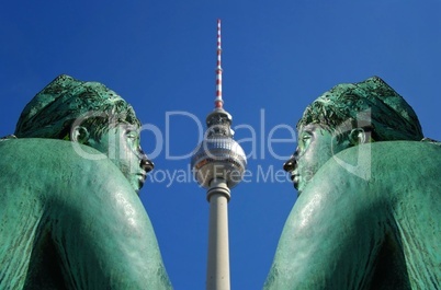 Frauenskulptur des Neptunbrunnen Berlin