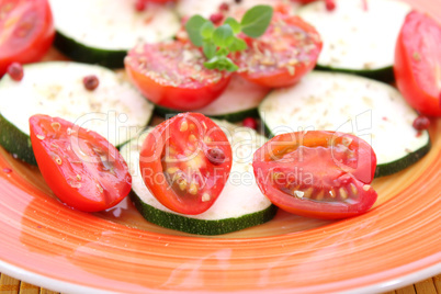 zucchini mit tomate (Y.Bogdanski)