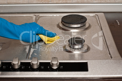 Polishing a gas stove