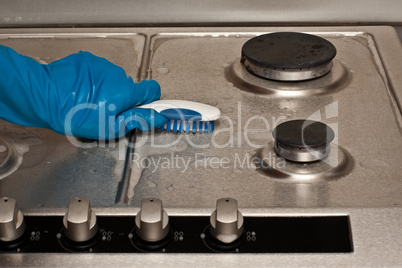 Cleaning a gas stove