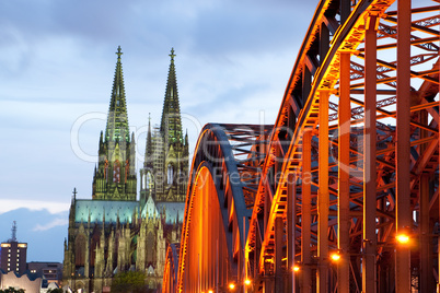 Kölner Dom bei Nacht