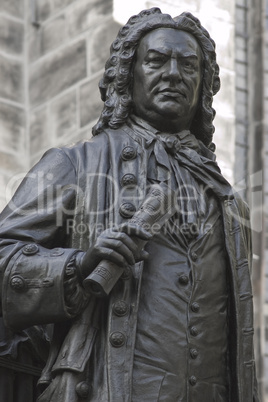 Bach Denkmal frontal