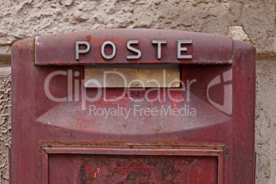 Roter Briefkasten in Peschiera del Garda, Venetien