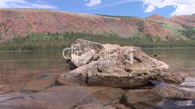 Stein im Wasser