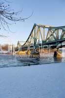 Glienicker Brücke im Winter