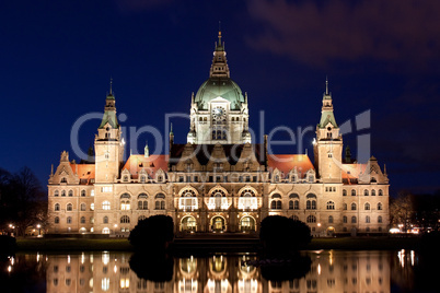 Neues Rathaus in Hannover bei Nacht
