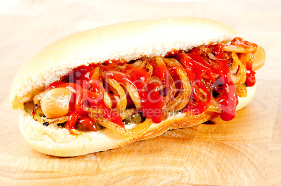 Hot Dog mit Ketchup