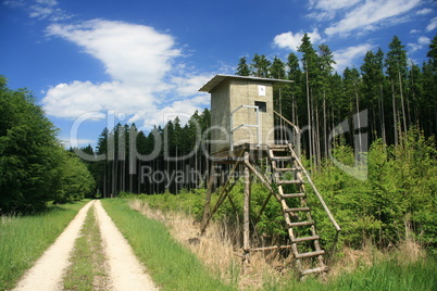 Jägersitz an Waldweg