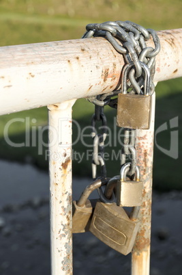 Lock on chain